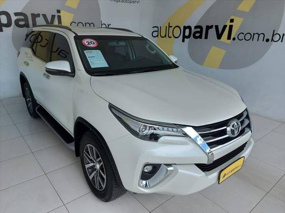 TOYOTA HILUX SW4 2.8 SRX 4X4 7 LUGARES 16V TURBO INTERCOOLER DIESEL 4P AUTOMÁTICO TOYOTA HILUX SW4 2.8 SRX 4X4 7 LUGARES 16V TURBO INTERCOOLER DIESEL 4P AUTOMÁTICO